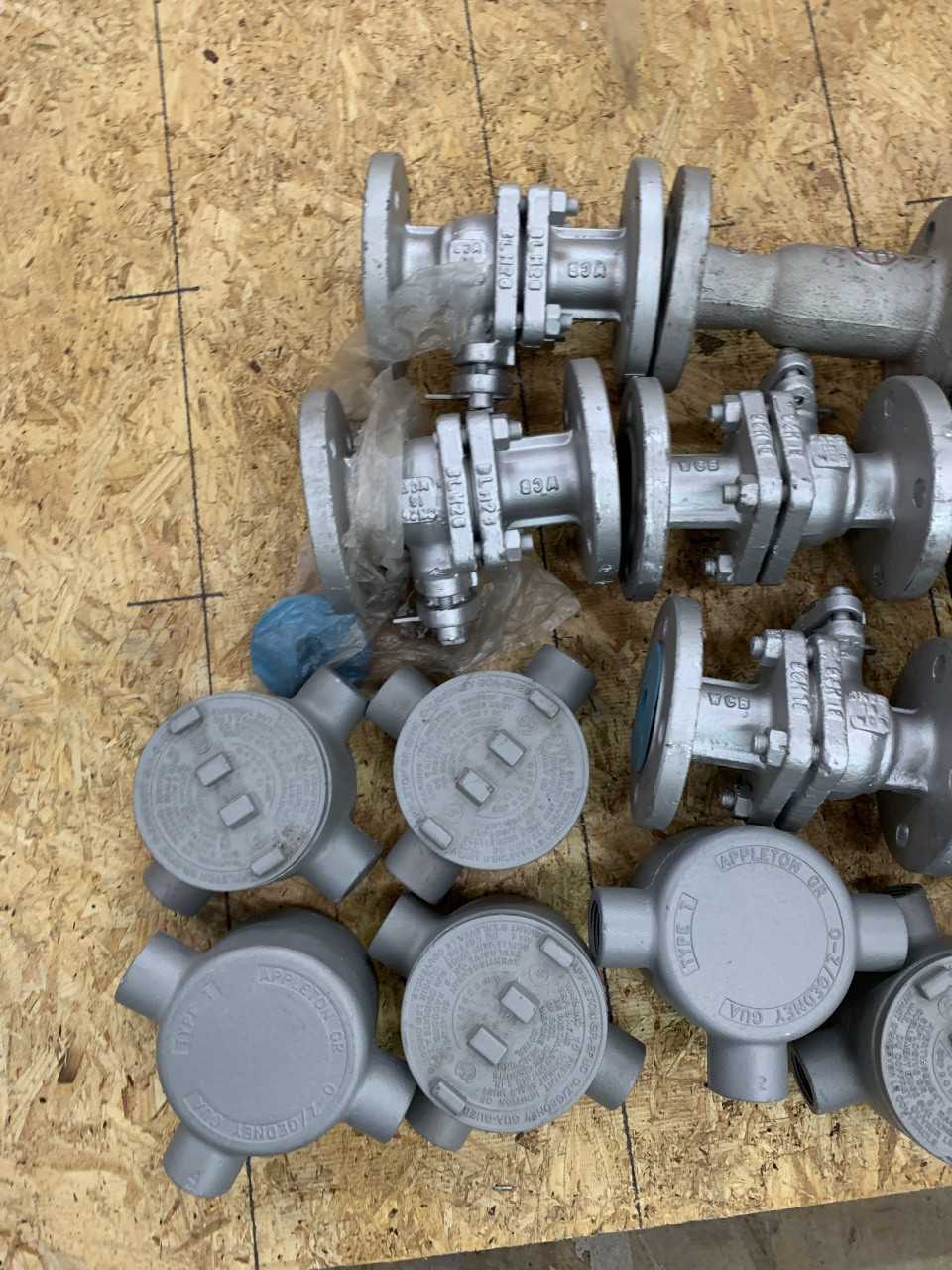 PALLET OF NEW STEEL VALVES, FLANGES AND CONDUIT BOXES - VALVES