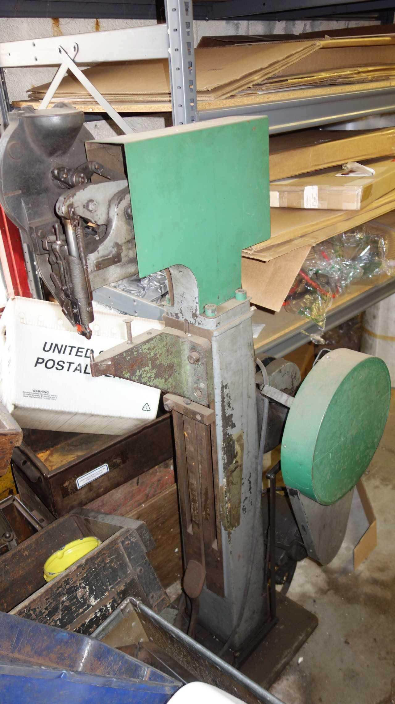 TRS TUBULAR RIVET & STUD RIVET MACHINE (MODEL MISSING) - AUTOMATED CUTTING SYSTEMS