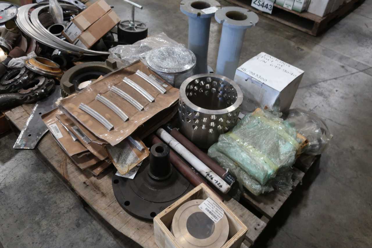 6 PALLETS OF ASSORTED POWER TRANSMISSION FLANGES SPROCKETS TUBING PIPE PARTS HOSES - POWER TRANSMISSION