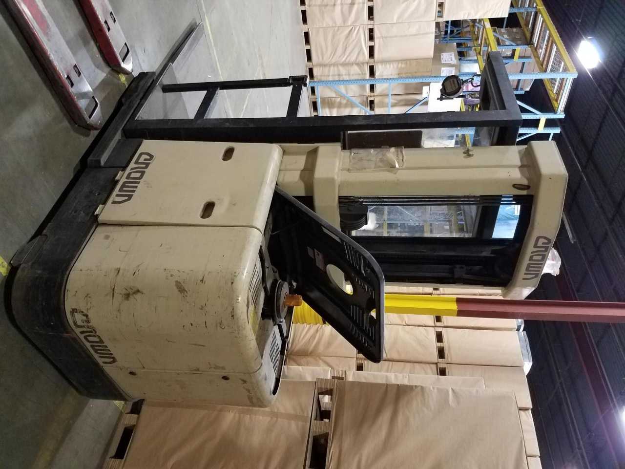 1997 Crown SP3020-30 order picker, Las Vegas, NV - ORDER PICKER