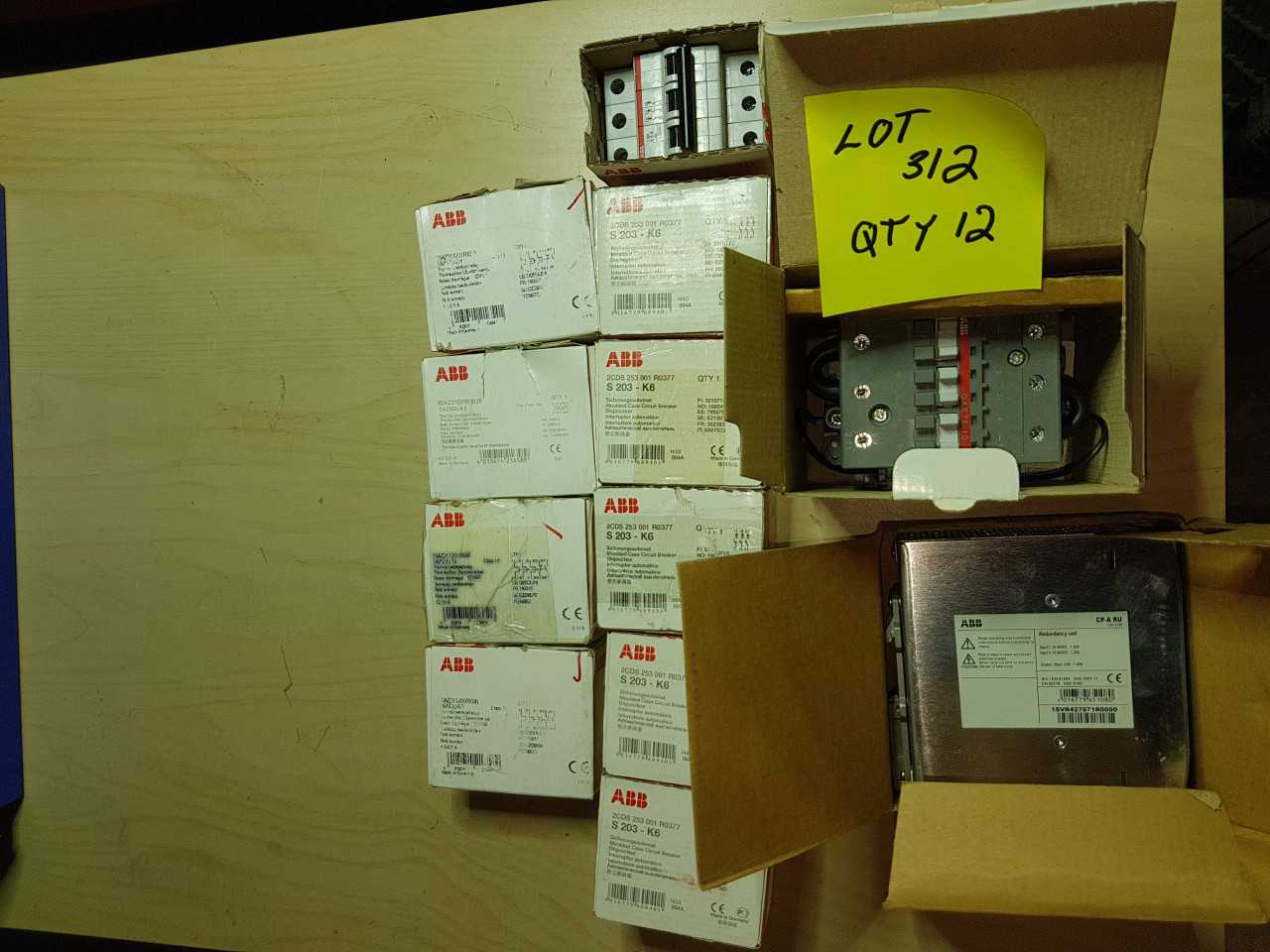 ABB MIXED BREAKERS CONTACT QTY 12 - CIRCUIT BREAKERS