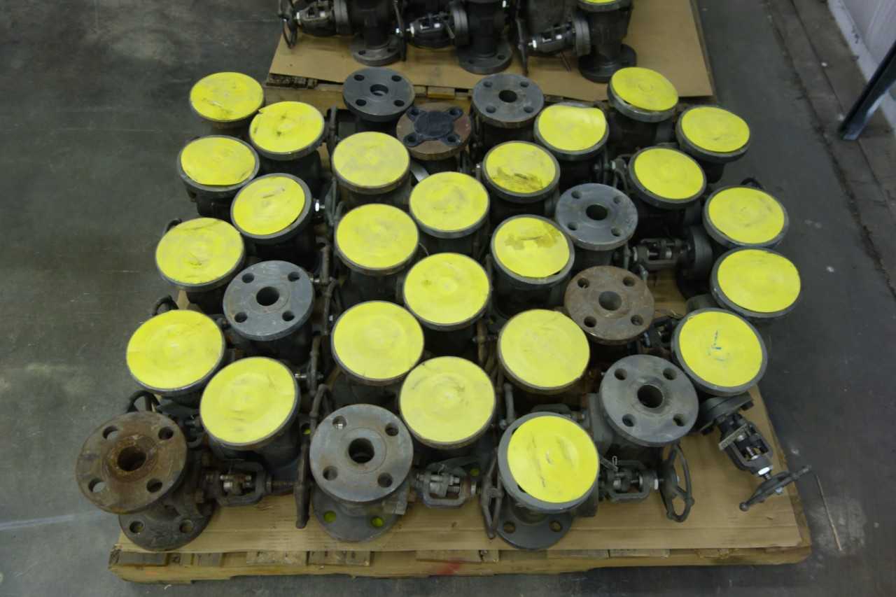 2 PALLETS OF 1-1/2 IN GATE VALVES - VALVES