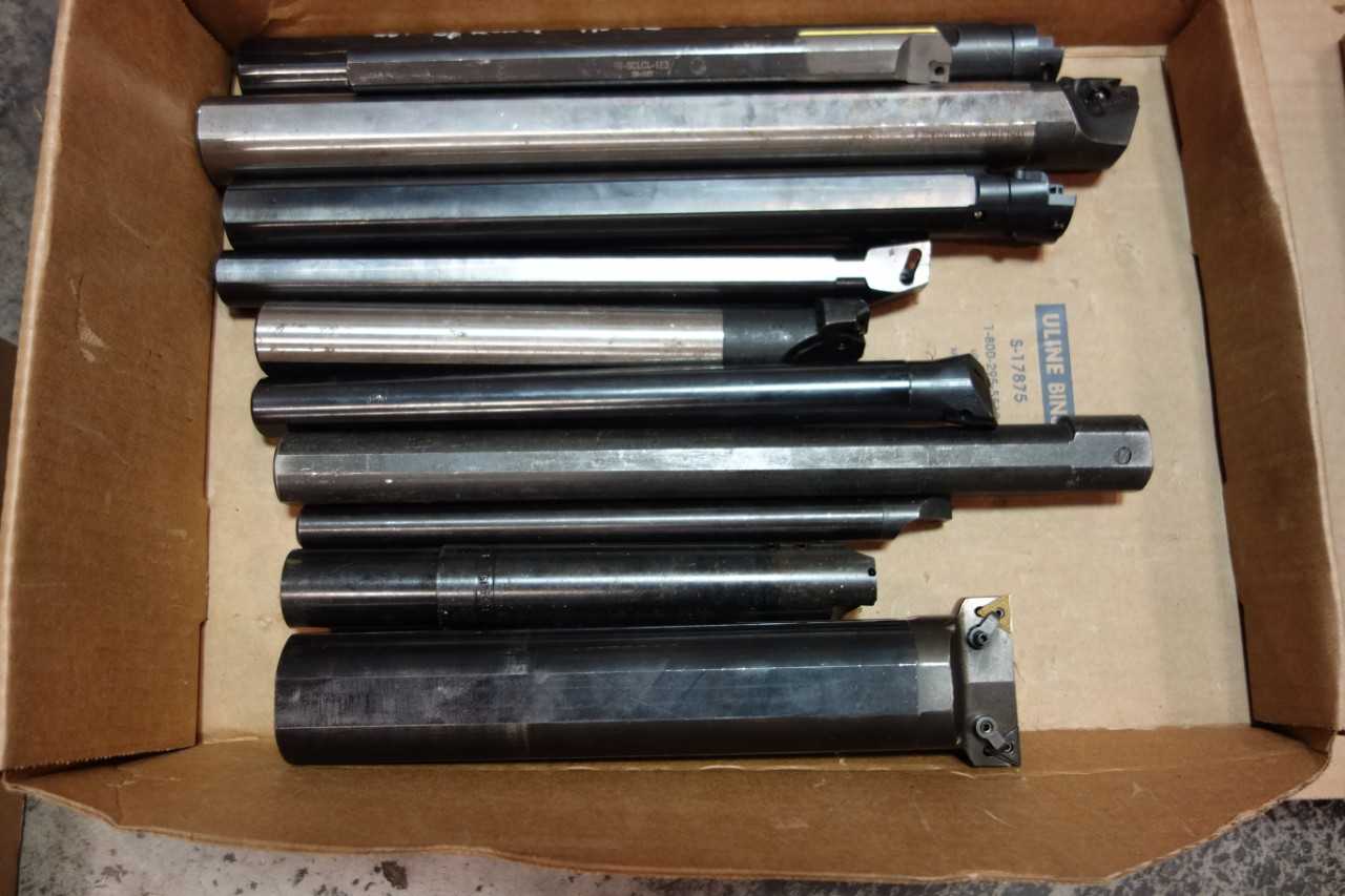 LOT OF ASSORTED BORING BARS - KENNAMETAL - MACHINING ACCESSORIES & TOOLING