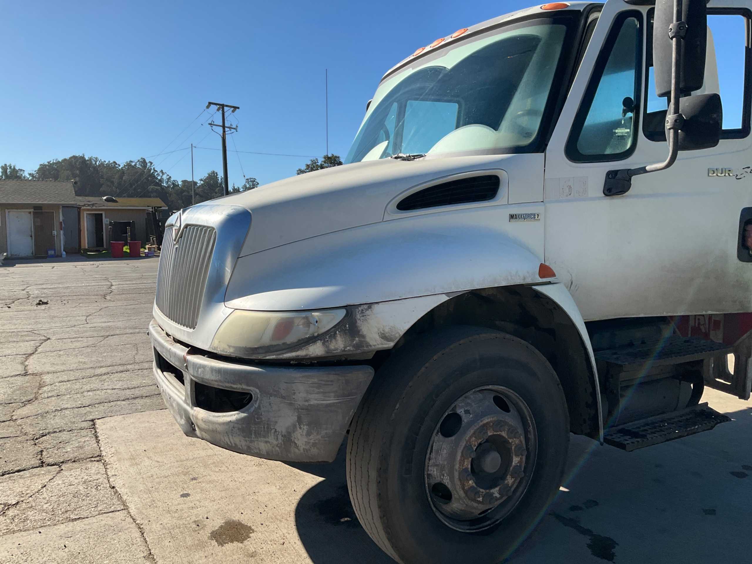 2008 INTERNATIONAL 4300M7 SBA 4X2 FLATBED TRUCK