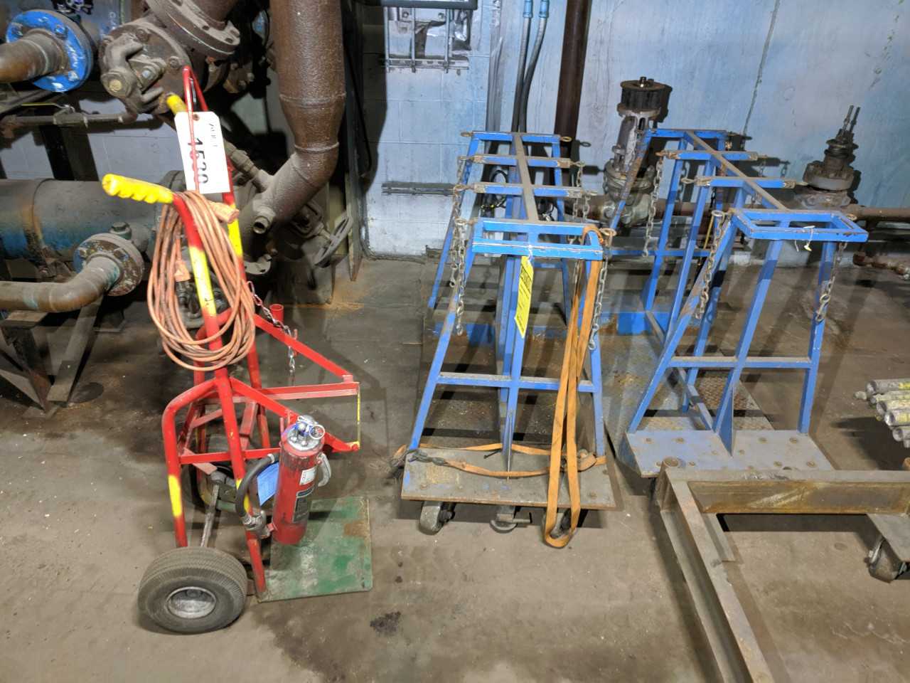 LOT OF ASSORTED CARTS, SCAFFOLDING POLES, PIPE - ROLLING CARTS