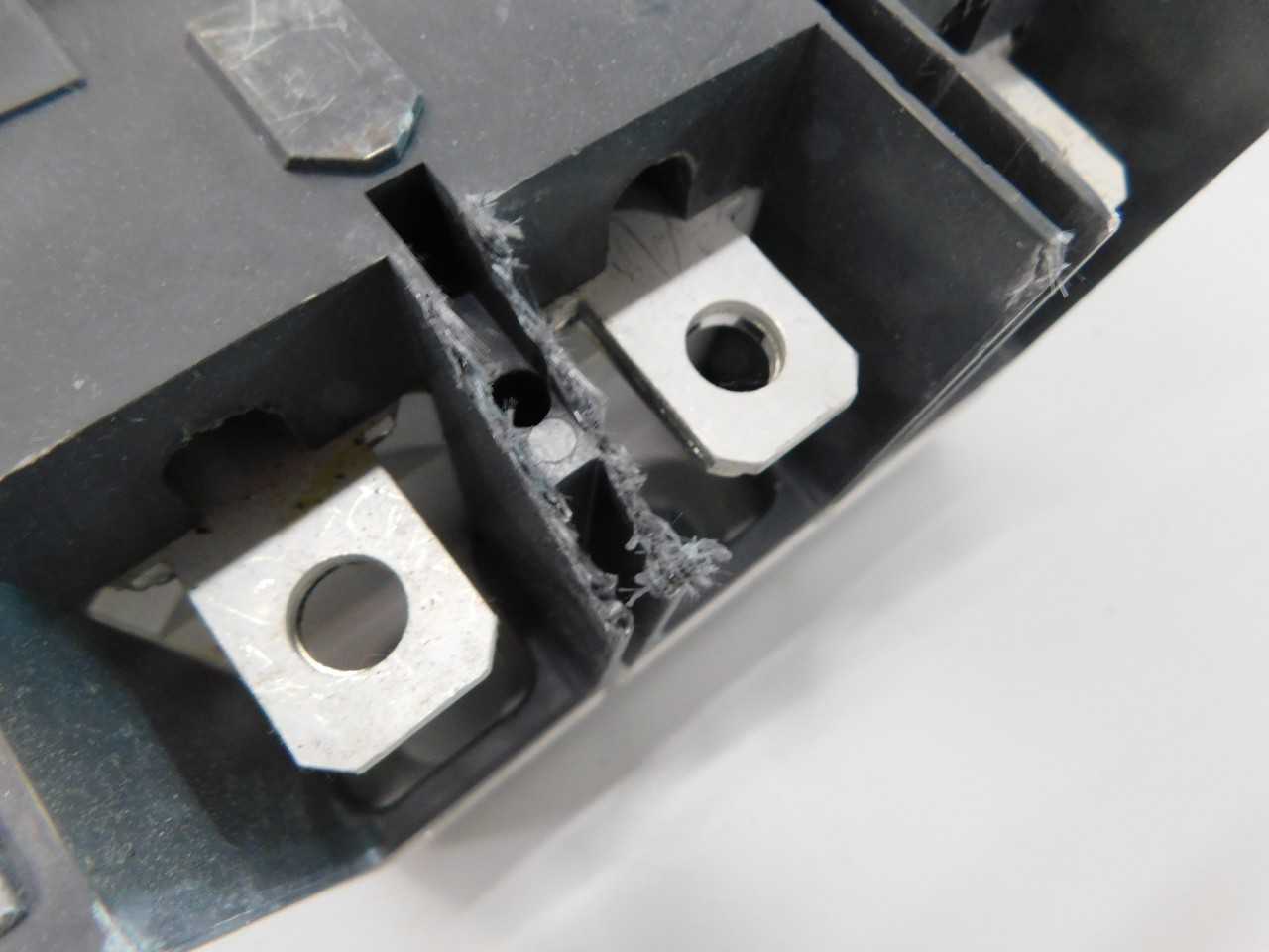 [SALVAGE - FOR PARTS ONLY] Eaton PDF33M0400PP2MN MCCB PDF3 3P 400A - CIRCUIT BREAKERS