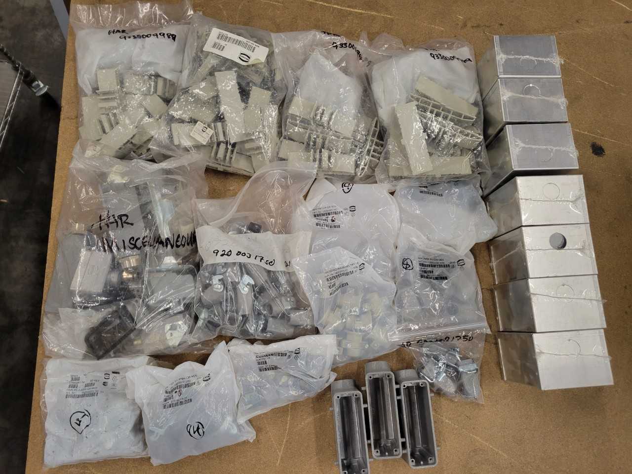 [Harting] Platic Spacers, Cable Housings and Hoods - INDUSTRIAL PARTS