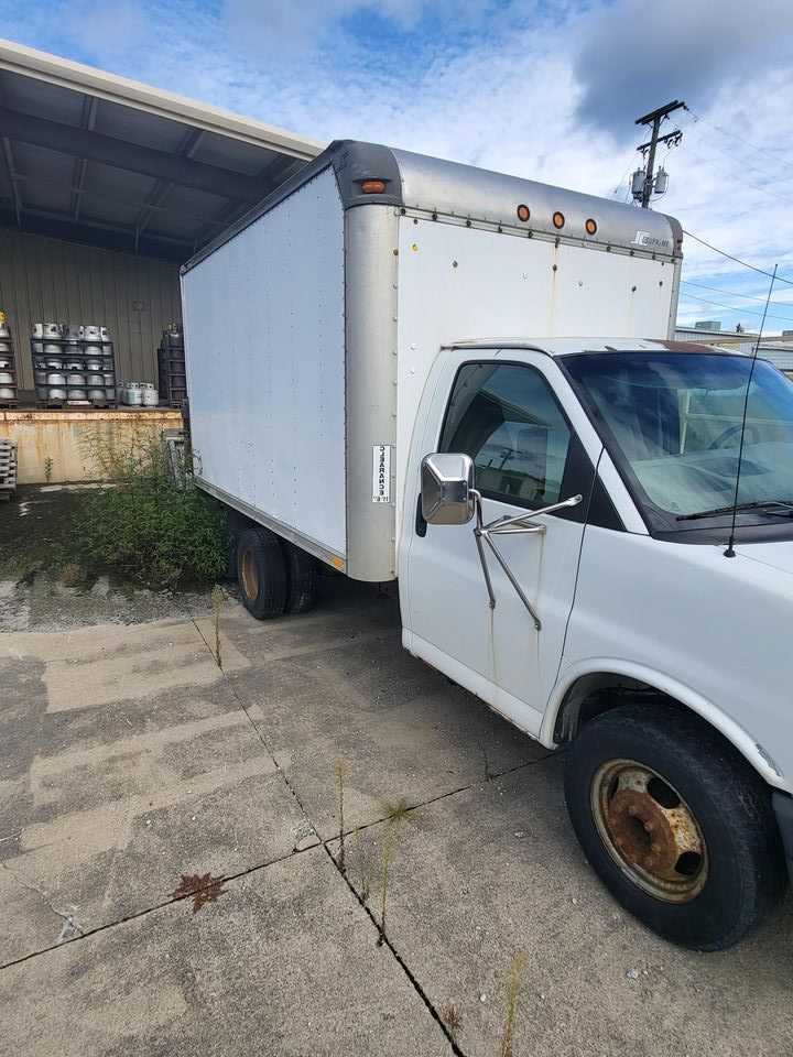 2003 Express G3500 Chevy Van - HYDRO EXCAVATOR TRUCKS