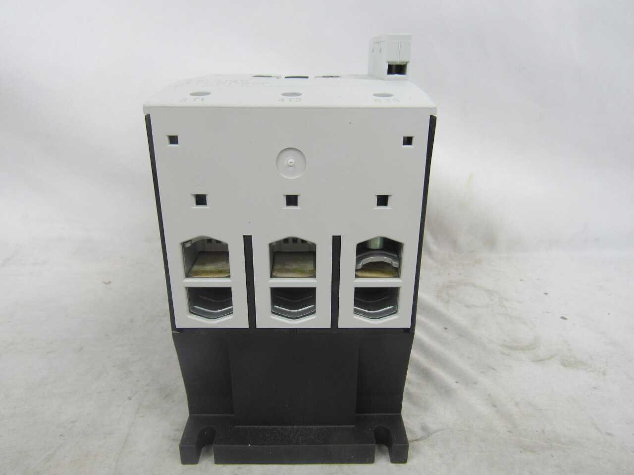 Quantity of 2x XTCE095F00A Non-Reversing Contactors - CONTACTORS