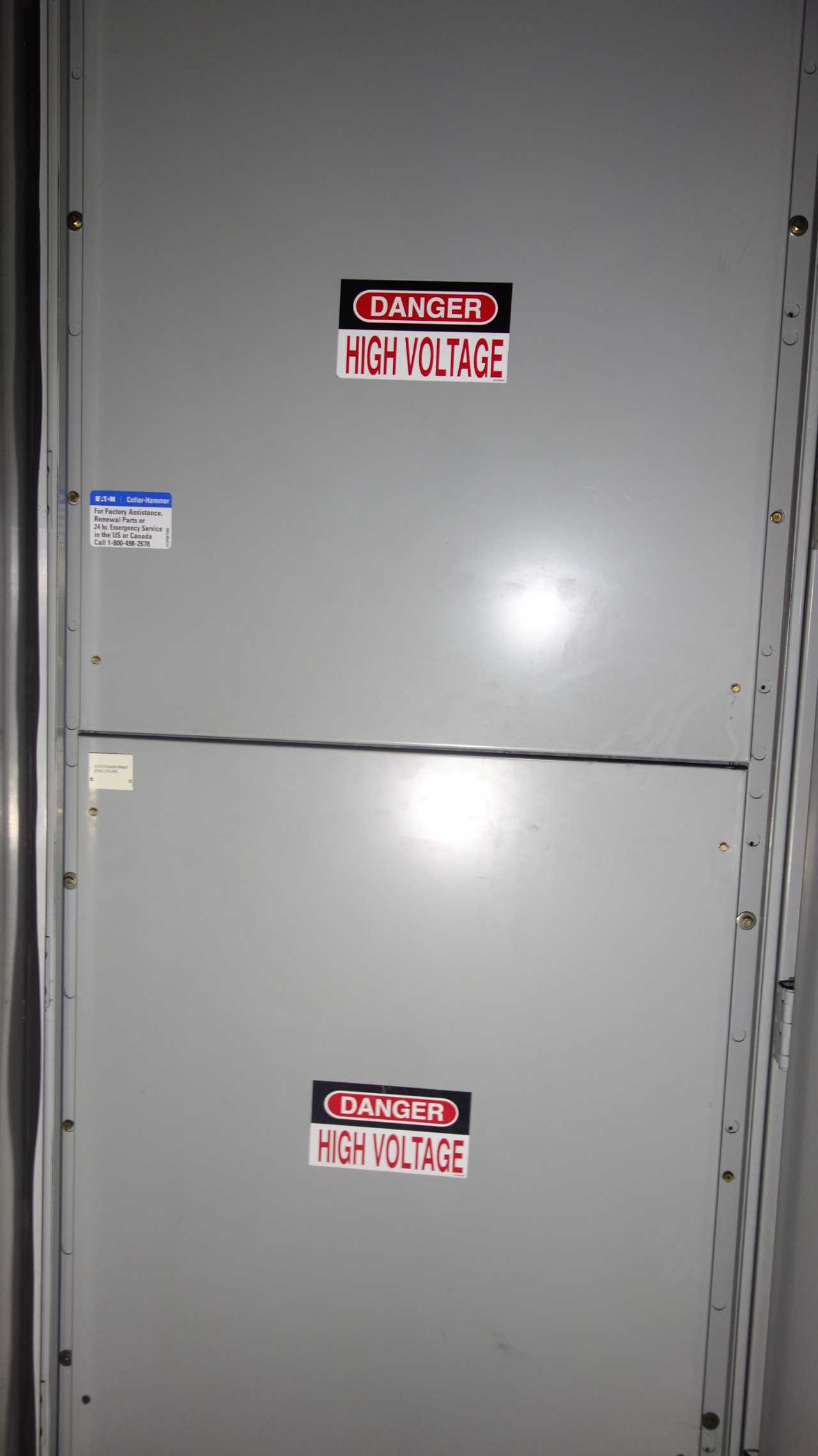 LOT OF 3 EATON SJA 720A 5KV-AC VACUUM AC CONTACTORS - CONTACTORS