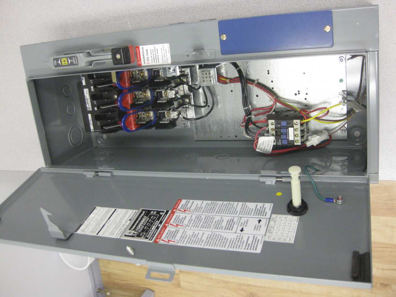 Telemecanique Disconnect switch QYT 2 - DISCONNECT SWITCHES