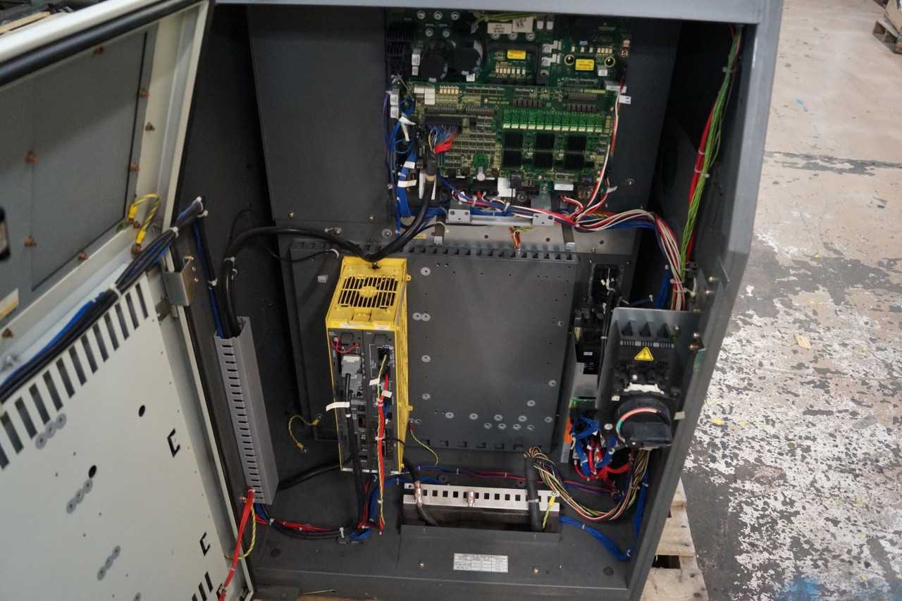 Fanuc M-16iB/20 w/ R-J3iC Control - INDUSTRIAL ROBOTS