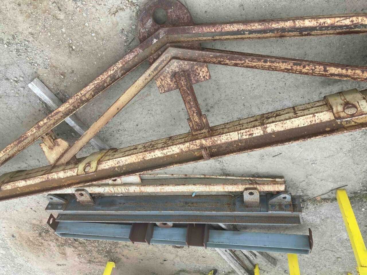 Lot of 4 Spreader Beams -