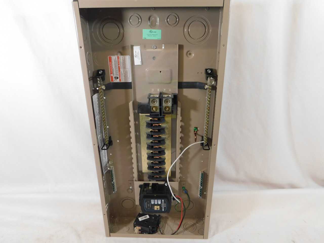 Quantity of 1 Used Eaton CHSUR24L125E Loadcenter Type CH 125A 120V 24 Cir 24 Sp - CIRCUIT BREAKERS