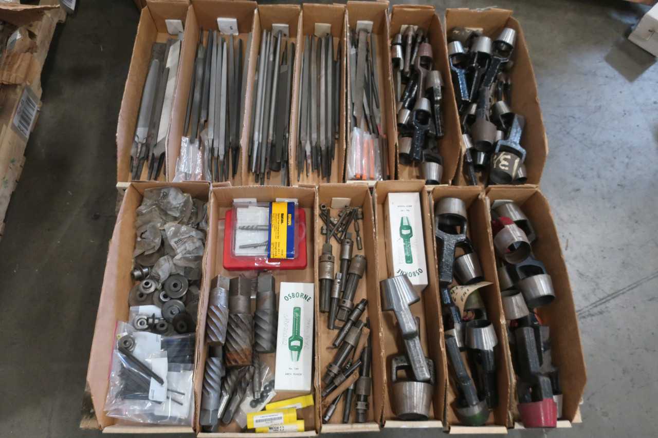 1 PALLET OF ASSORTED MILLING TOOLS - ELECTRIC POWER TOOLS