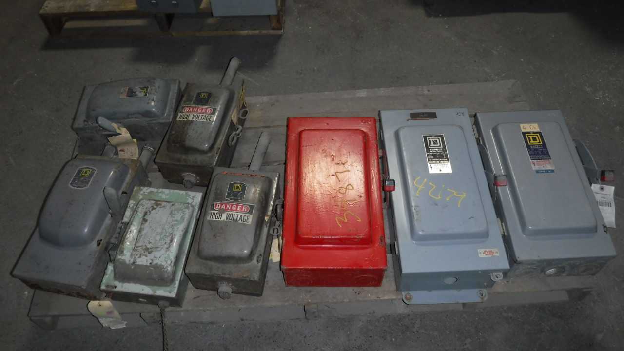 Lot of Safety Switches - ELECTRICAL COMPONENTS