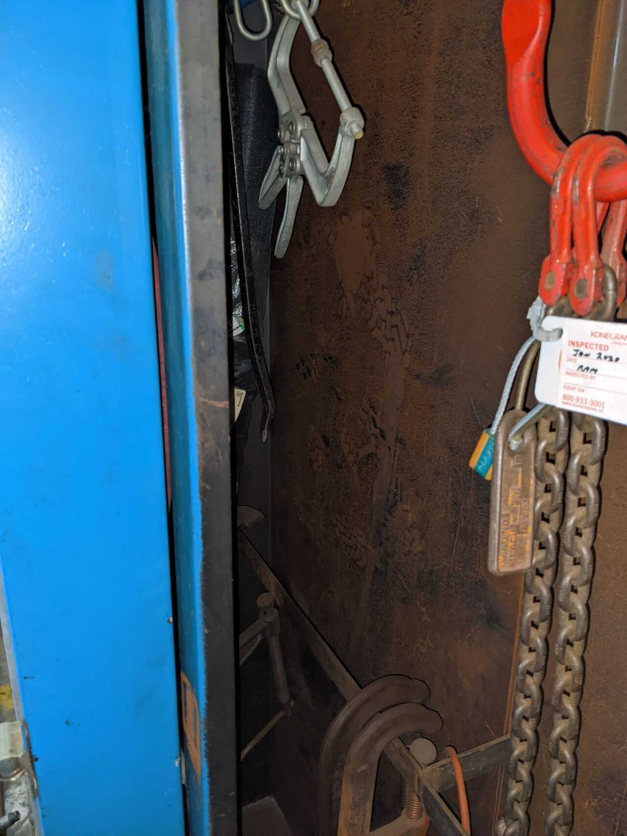 2 DOOR TOOL CABINET WITH CONTENTS, ASSORTED RIGGING EQUIPMENT, HOISTS, COME-ALONGS, CLAMPS, WIRE - LIFTING EQUIPMENT