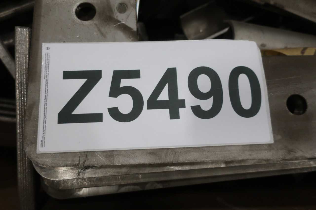 GAYLORD OF ASSORTED STAINLESS STEEL SCRAP - MISCELLANEOUS