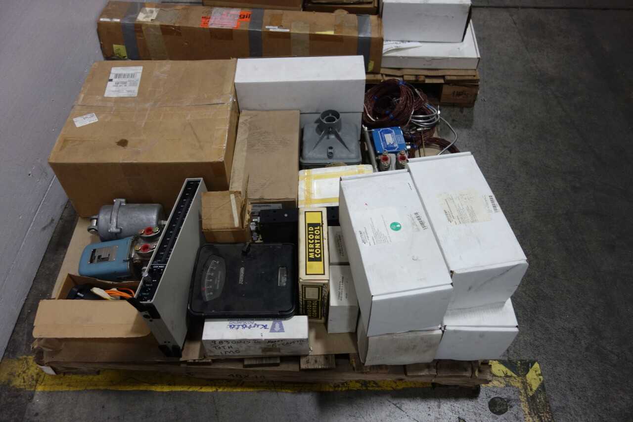 2 PALLETS OF ASSORTED INSTRUMENTATION - INSTRUMENTATION