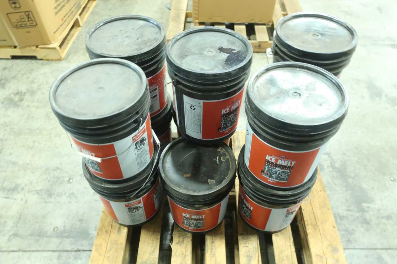 LOT OF 11 BUCKETS OF ROADRUNNER SWI ICE MELT - MISCELLANEOUS