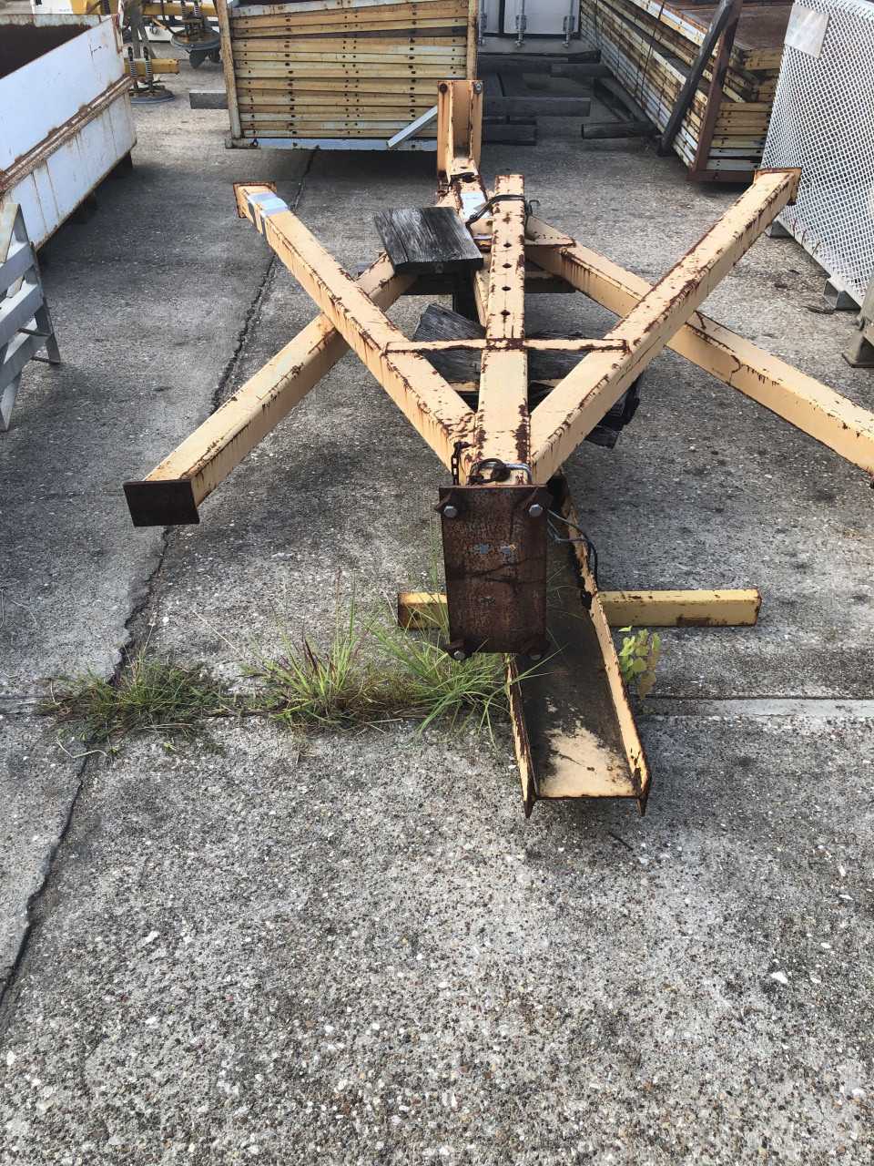 A FRAME LIFT - MATERIAL HANDLING A FRAME LIFT - MATERIAL HANDLING
