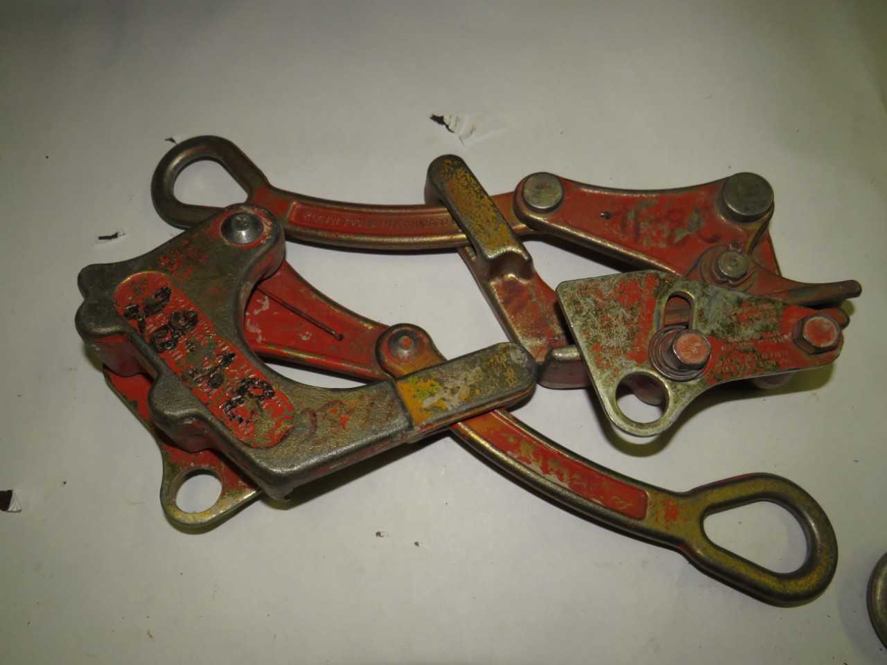 LOT OF 2 KLEIN 1685-31 7500 LBS MAX LOAD BULLDOG WIRE PULLING GRIP - ELECTRIC POWER TOOLS