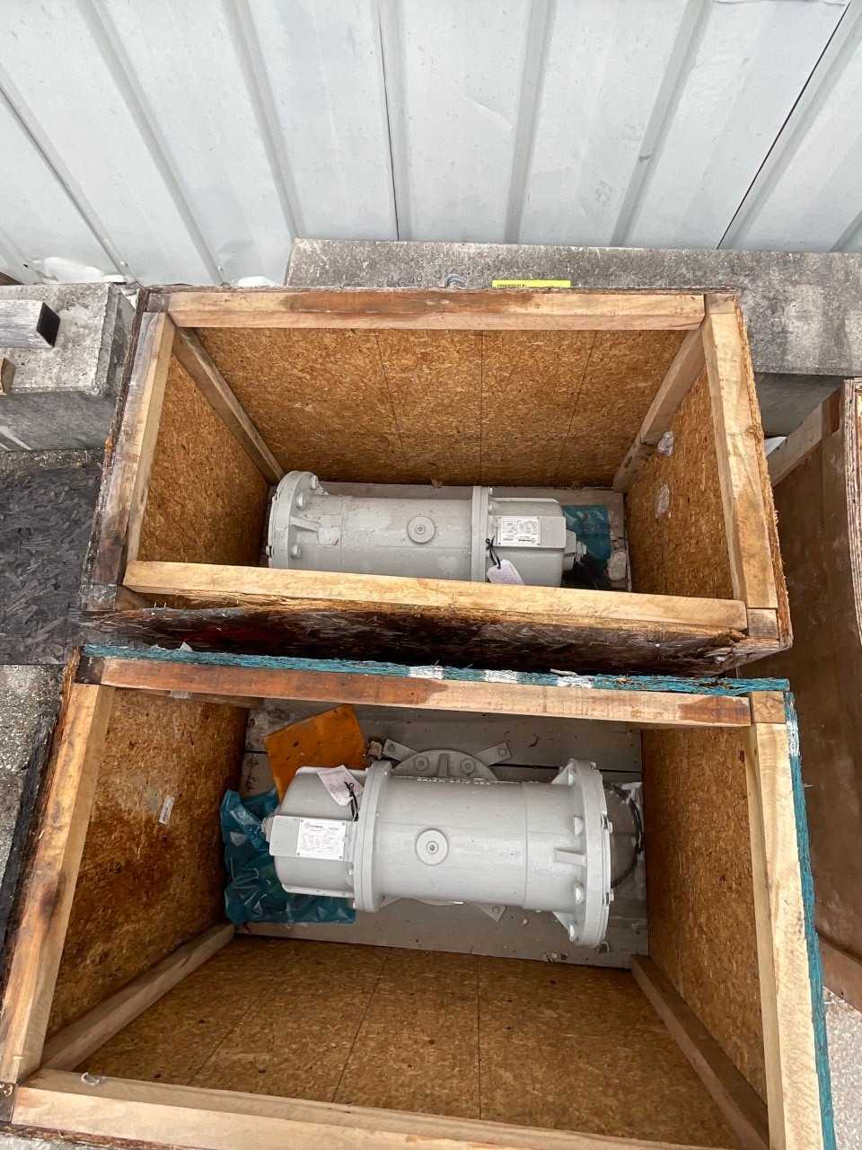 Lot of 2 Circulation Pumps - PUMPS