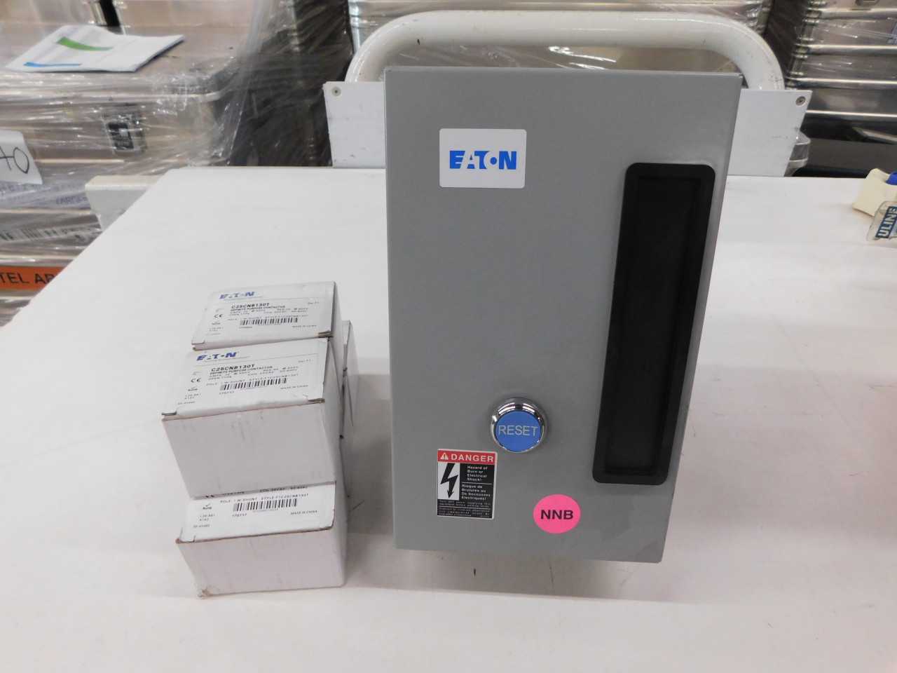 Lot of Quantity 5x Contactors and 1 Starter with an Enclosure - CONTACTORS