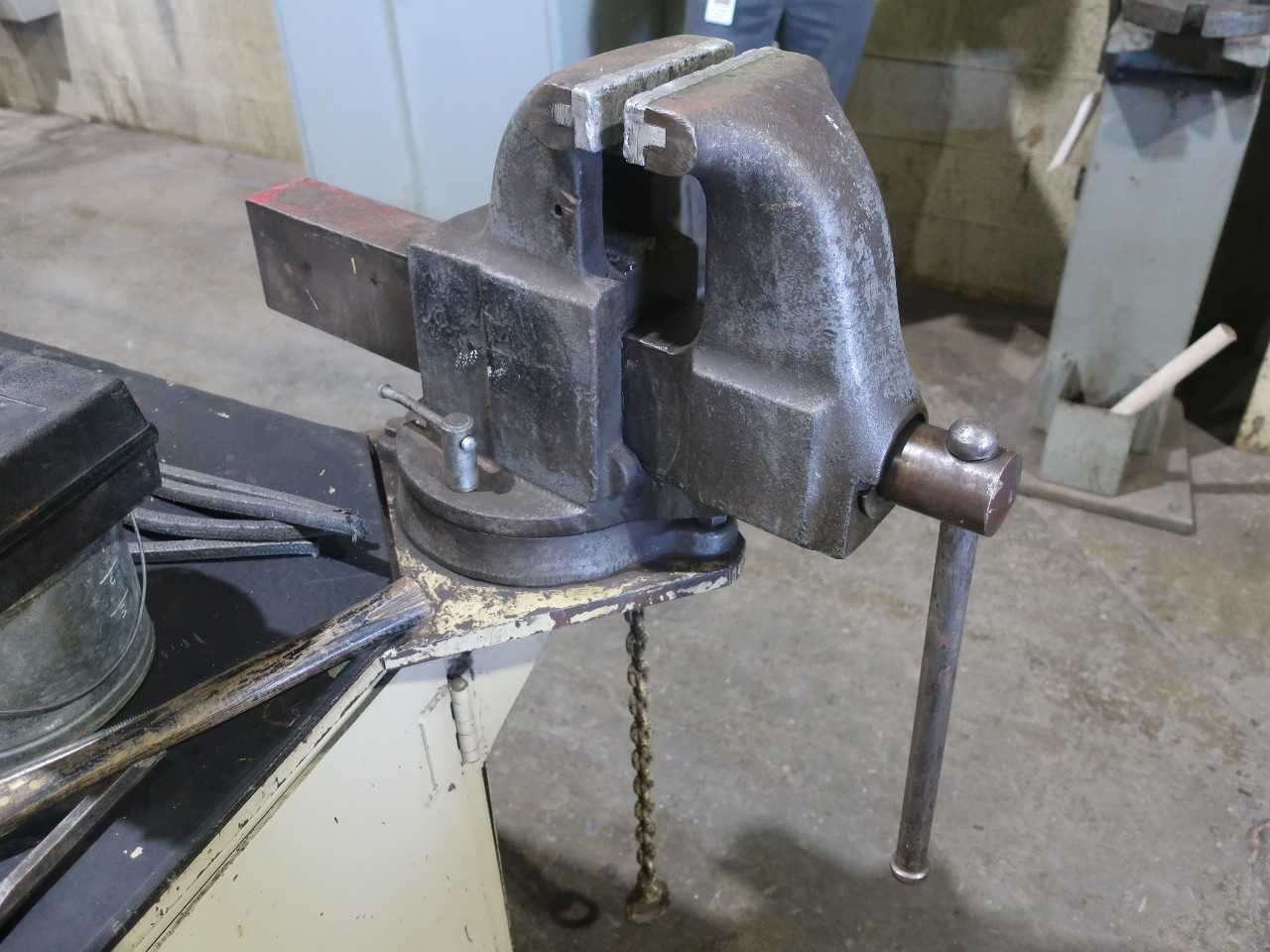 6" bench vise - HAND TOOLS