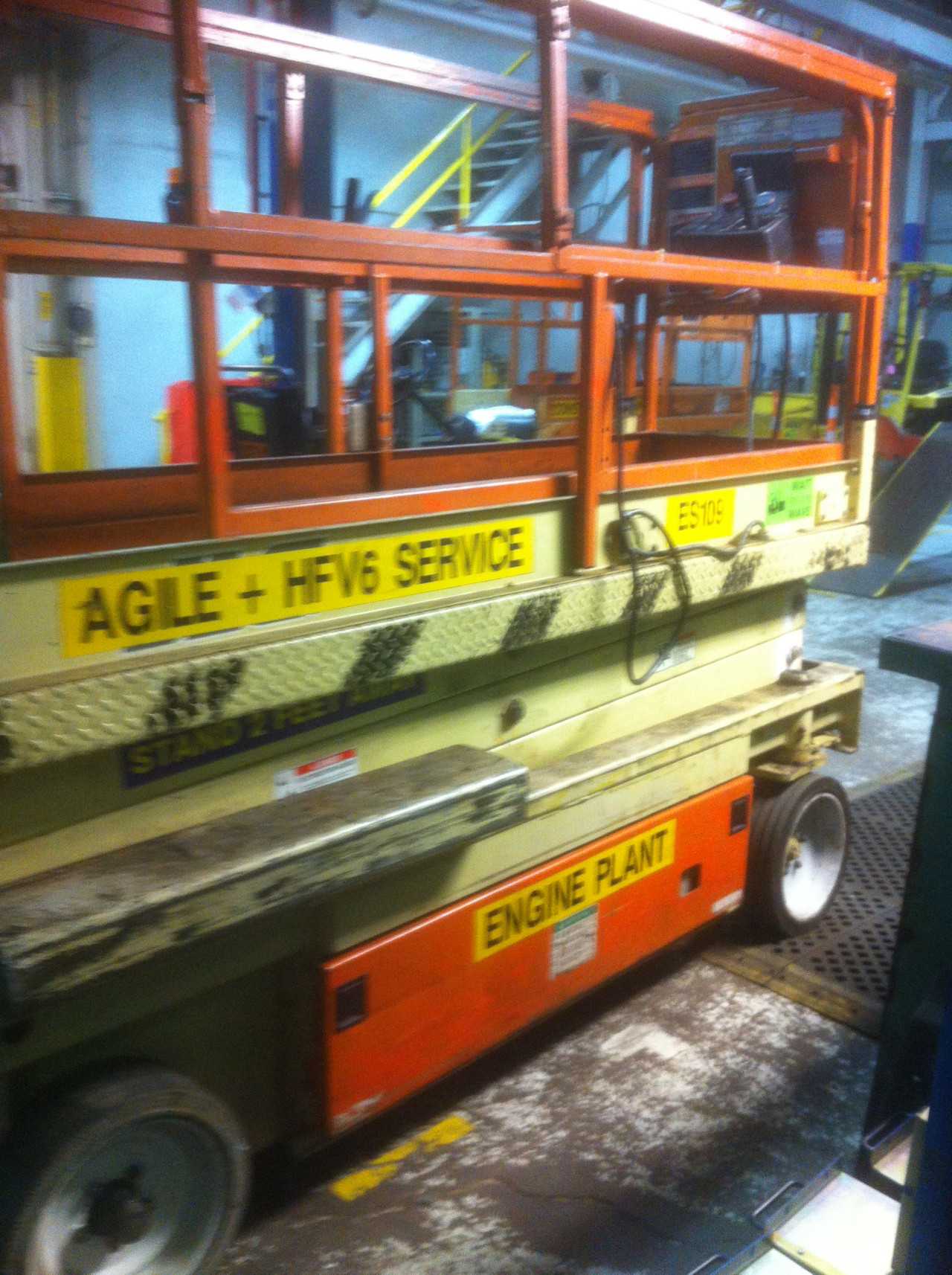 Scissor Lift - MATERIAL HANDLING