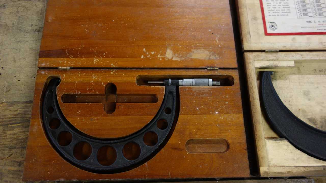 LOT OF 4 ASSORTED MEASUREMENT TOOLS, CALIPERS, MICROMETERS, DIAL INDICATORS, STARRETT, BROWN & SHARPE - ELECTRIC POWER TOOLS
