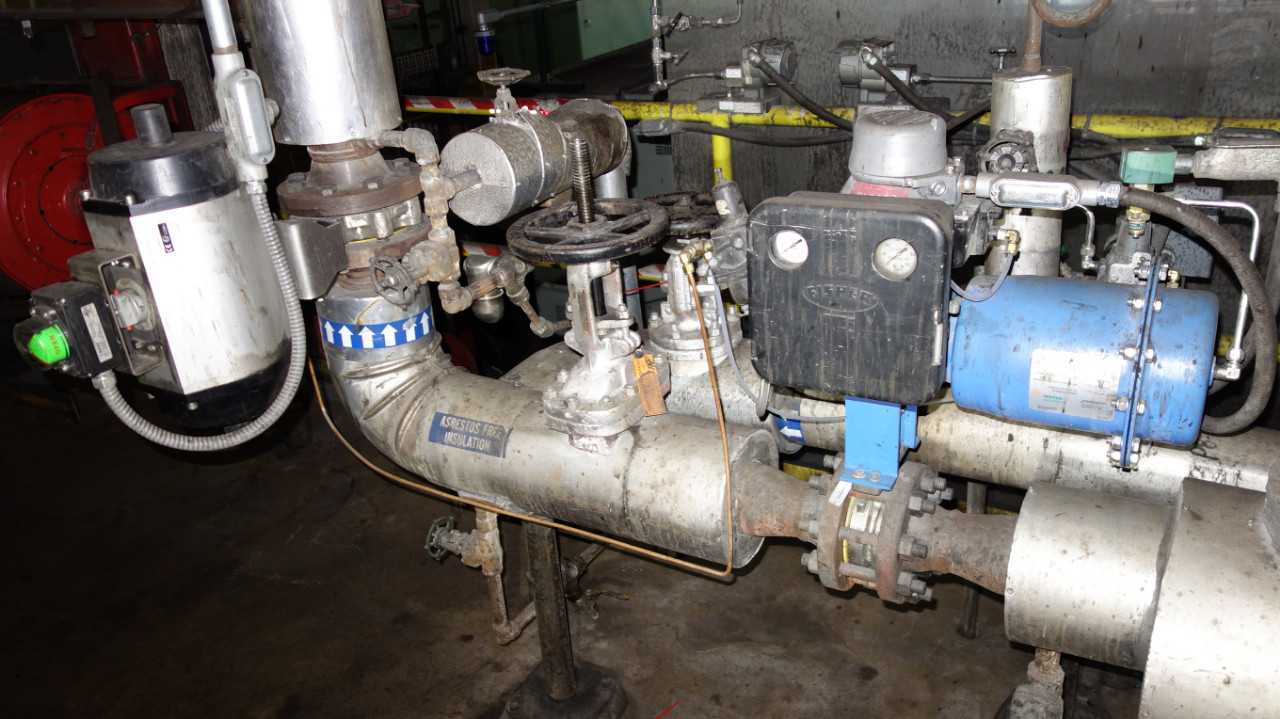 LOT OF 8 JAMESBURY 4IN AND 3IN BUTTERFLY VALVES - VALVES