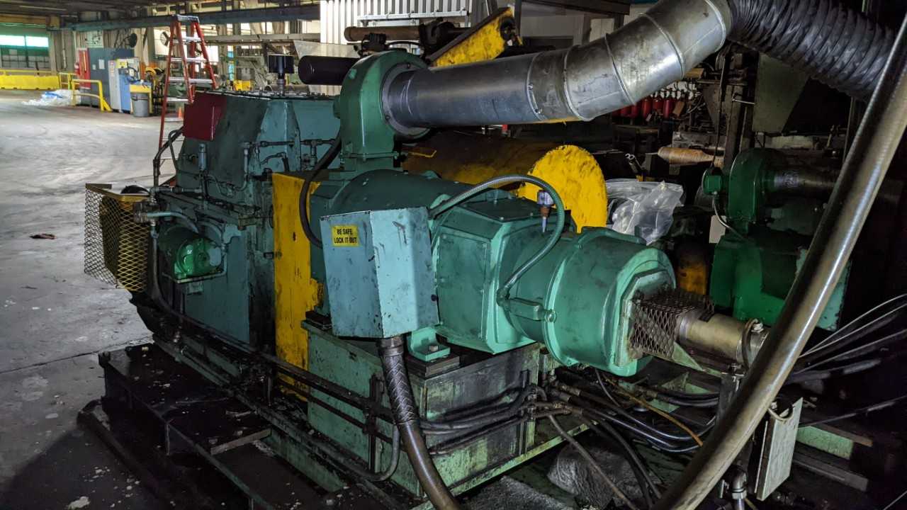 Rewinding machine with General Electric motor 75HP - ELECTRIC MOTORS