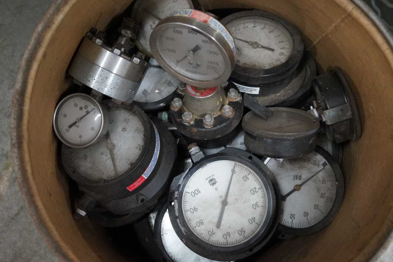 Lot of (20+) Gauges and Instruments - INSTRUMENTATION