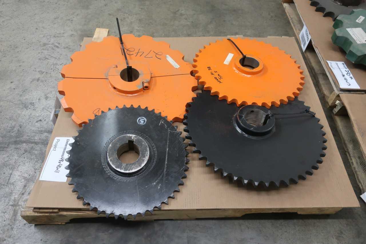 3 PALLETS OF ASSORTED SPROCKETS AND PULLEYS - PULLEY