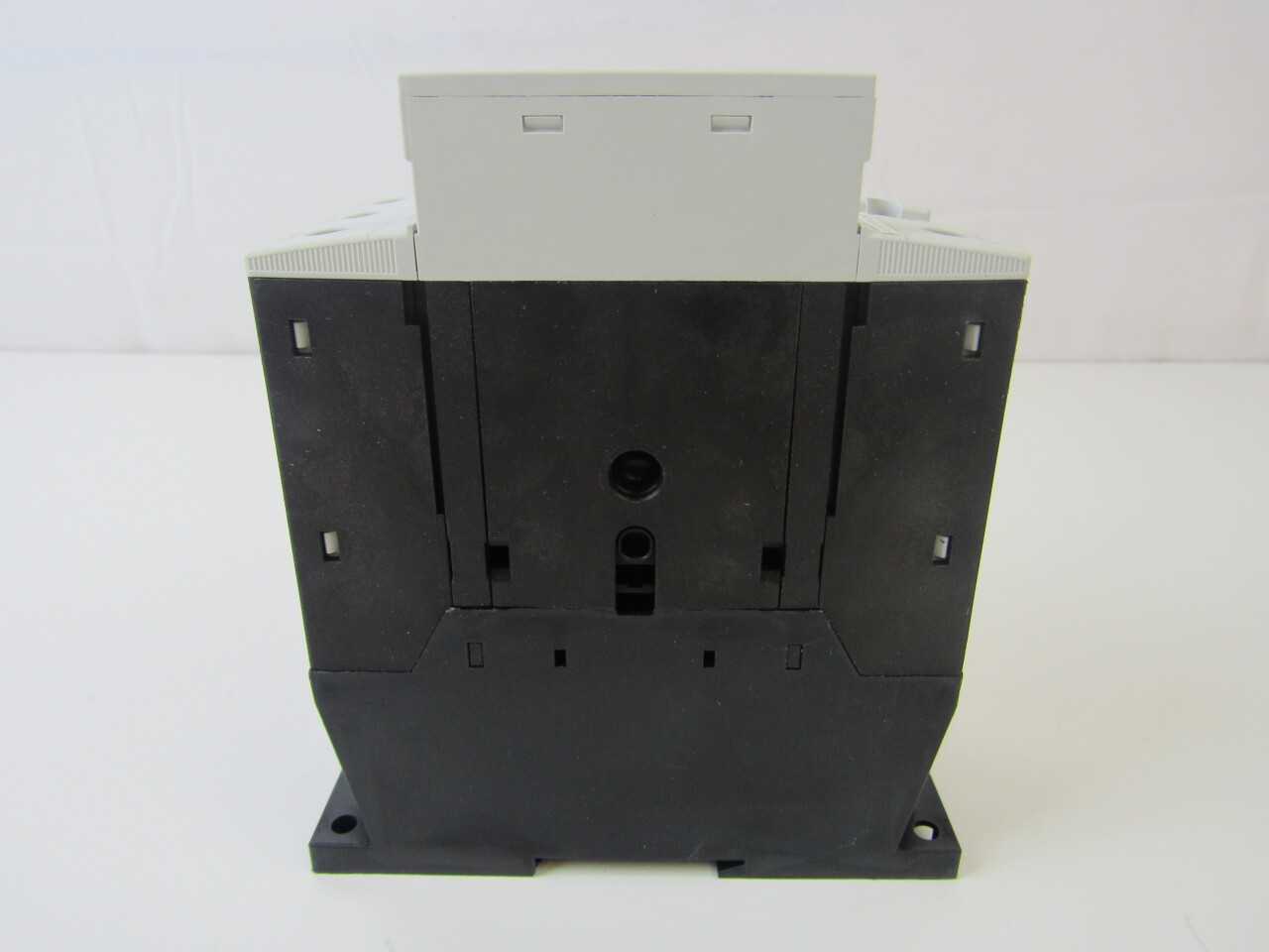 Quantity of 20x XTCE065D00N Non-Reversing Contactors - CONTACTORS