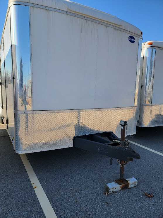 2016 UNITED EXPRESS TRAILER 30' Enclosed Utility Trailer Filled with Misc. Outdoor Equip - TRAILERS