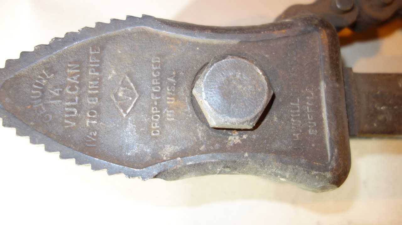 VULCAN 1-1/2-8IN PIPE CHAIN WRENCH - HAND TOOLS