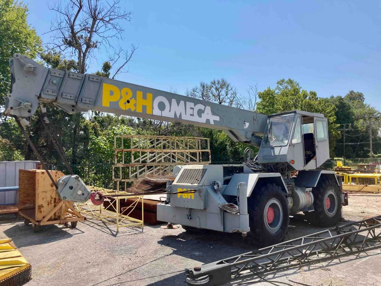 P & H Omega 18 Ton Mobile Crane - CRANES