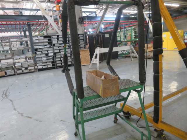 Ladder on Wheels, STEPS, ALL ONE LOT (MORE THAN 7) - MISCELLANEOUS