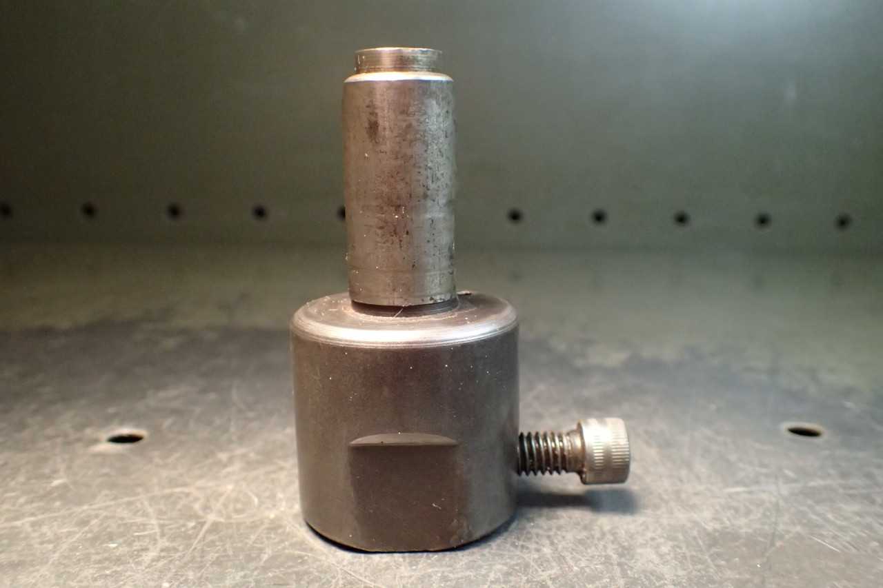 Brown & Sharpe 20AA Non-Releasing Tap Holder: 5/8" Bore, 3/4" Shank - HOLEMAKING TOOLS