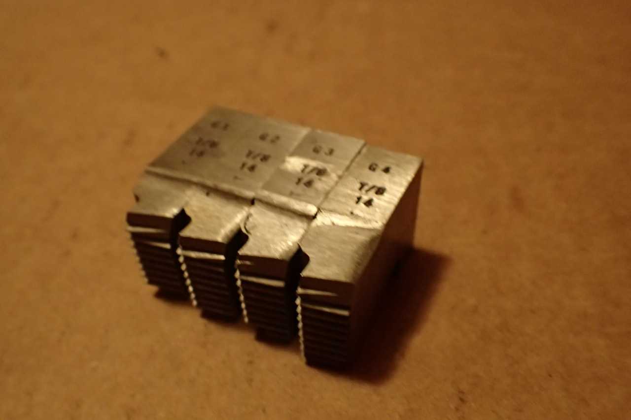 TRW Geometric 7/8" -14 NF Thread Chasers 1" DS Threading Die Head - HOLEMAKING TOOLS
