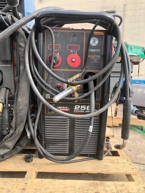 Lincoln Power Mig 256 Welder - WELDING EQUIPMENT