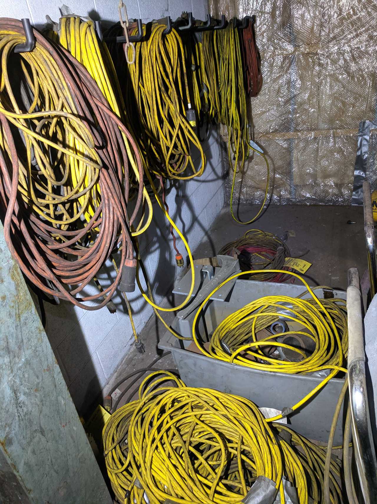 ASSORTED SPRAYERS, VACUUMS, HEATERS, CORDS - HVAC EQUIPMENT