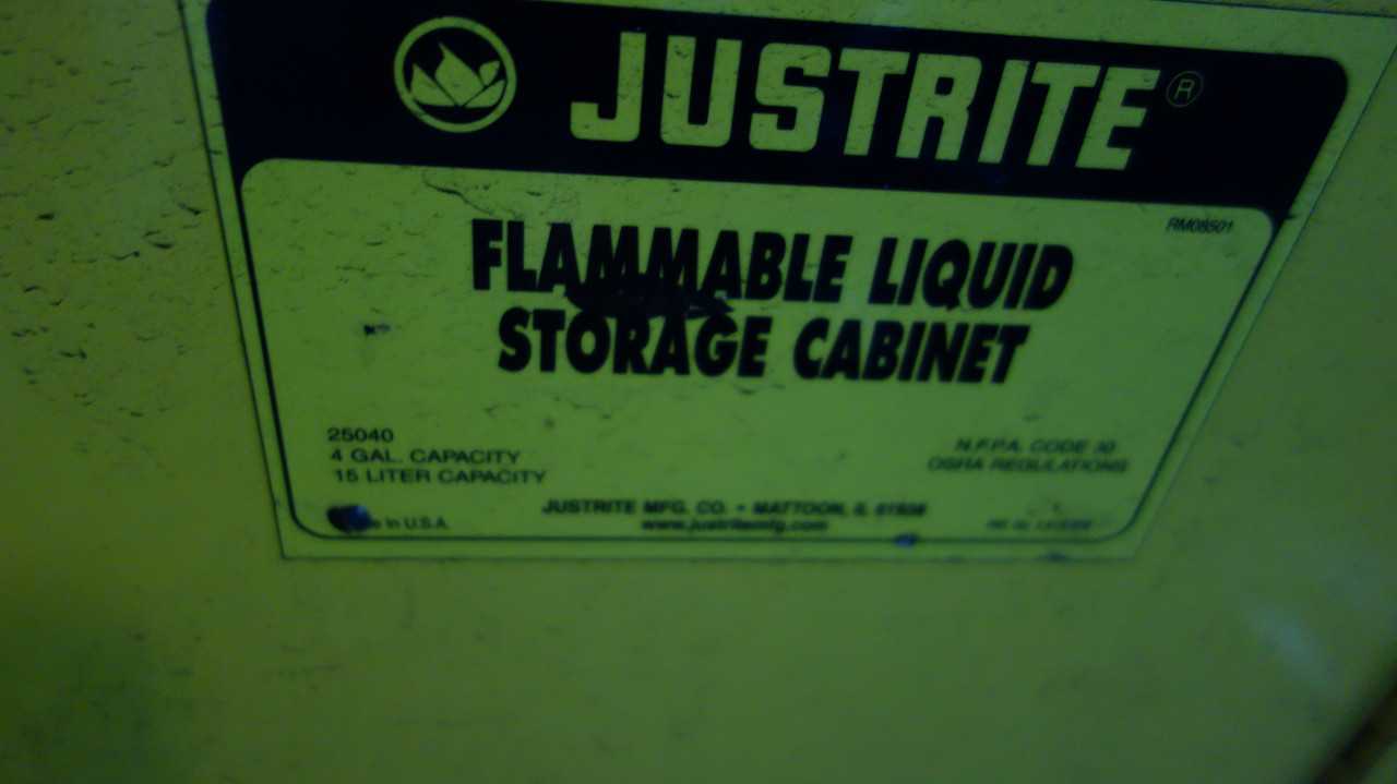 JUSTRITE 25040 4 GAL FLAMMABLE LIQUID STORAGE CABINET - TOOL STORAGE