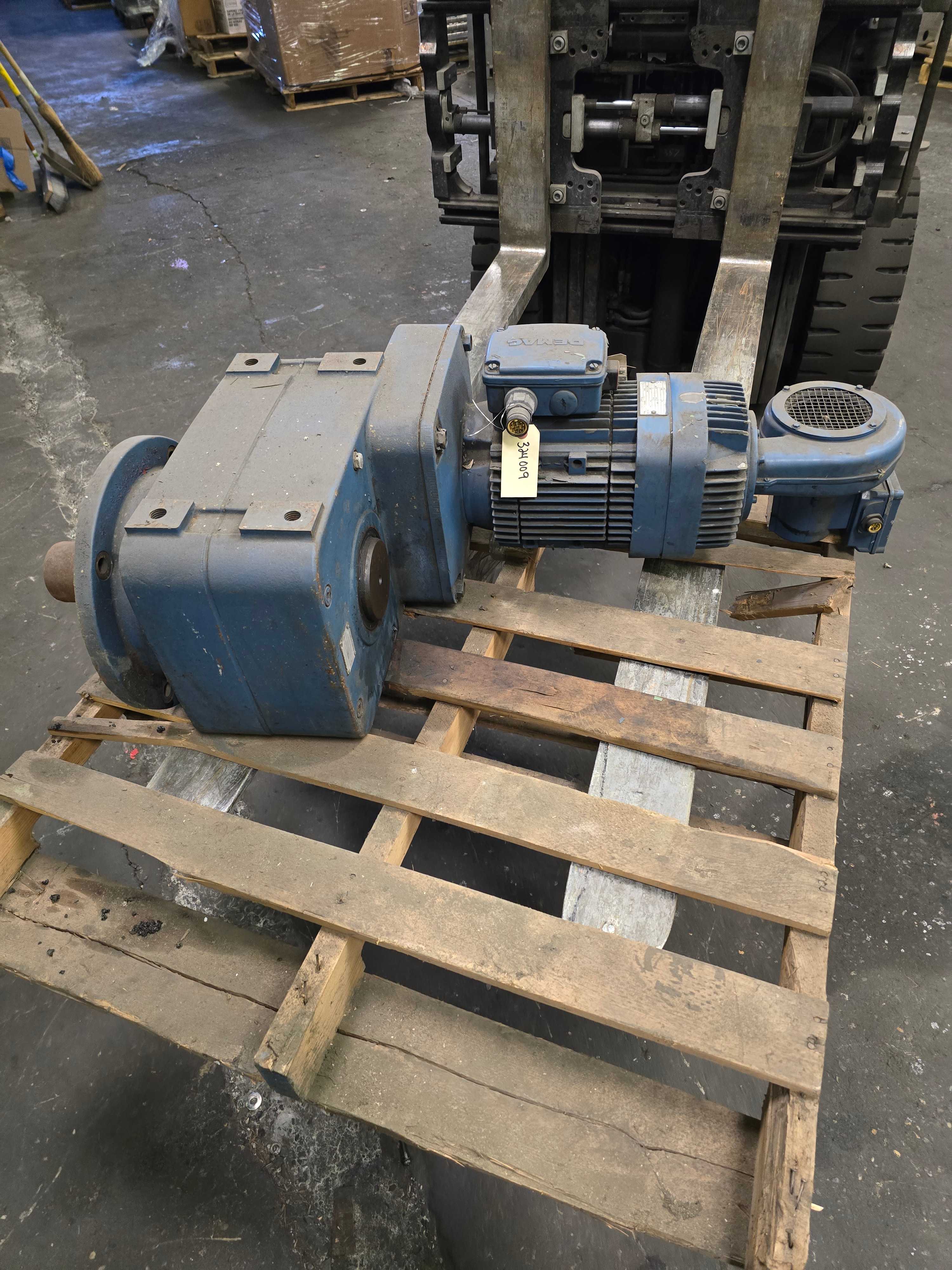 DEMAG 5.6 HP INDUSTRIAL GEAR MOTOR - ELECTRIC MOTORS