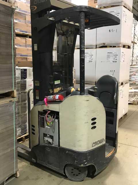 2007 Crown RR5265S-45 reach truck, Valley View (Cleveland), OH - REACH TRUCKS