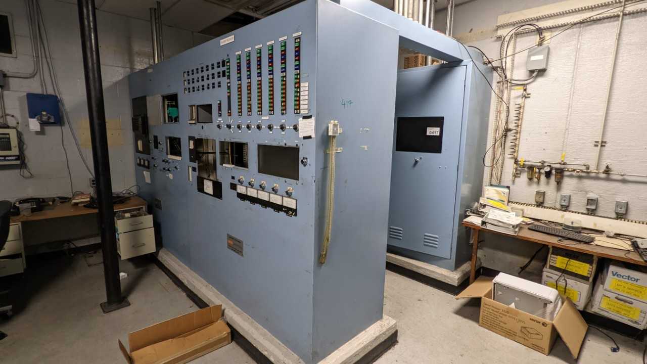 LOT OF 2 CONTROL CABINETS - AUTOMATION & CONTROLS LOT OF 2 CONTROL CABINETS - AUTOMATION & CONTROLS
