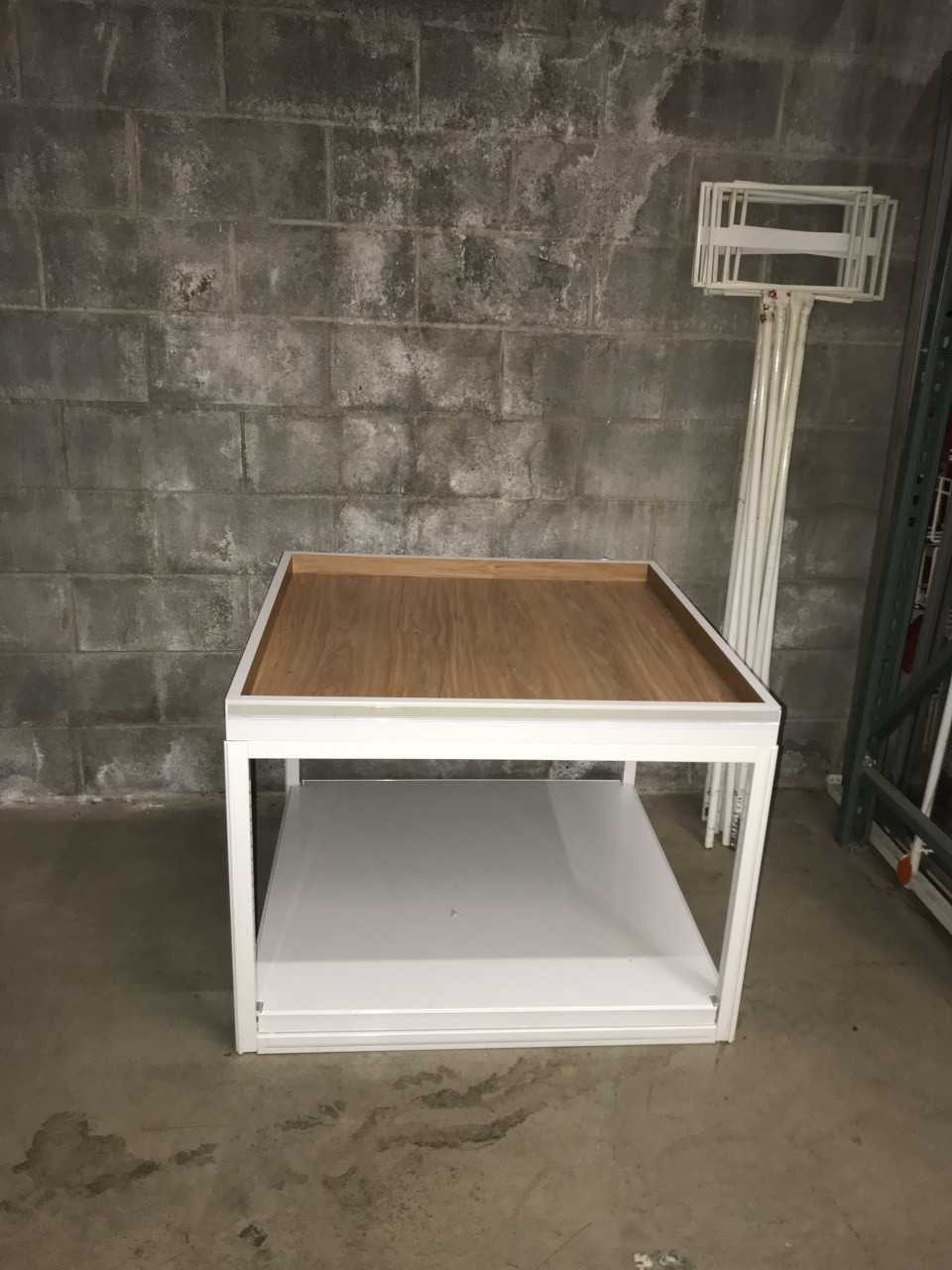 LOT OF SQUARE TABLE AND STANDS - MATERIAL HANDLING