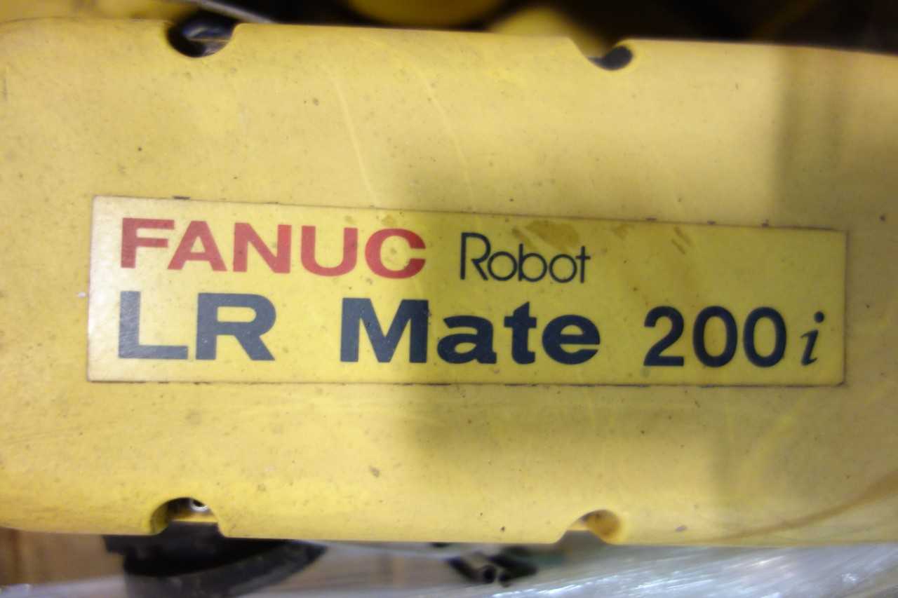 FANUC ROBOT LR MATE 200i - INDUSTRIAL ROBOTS